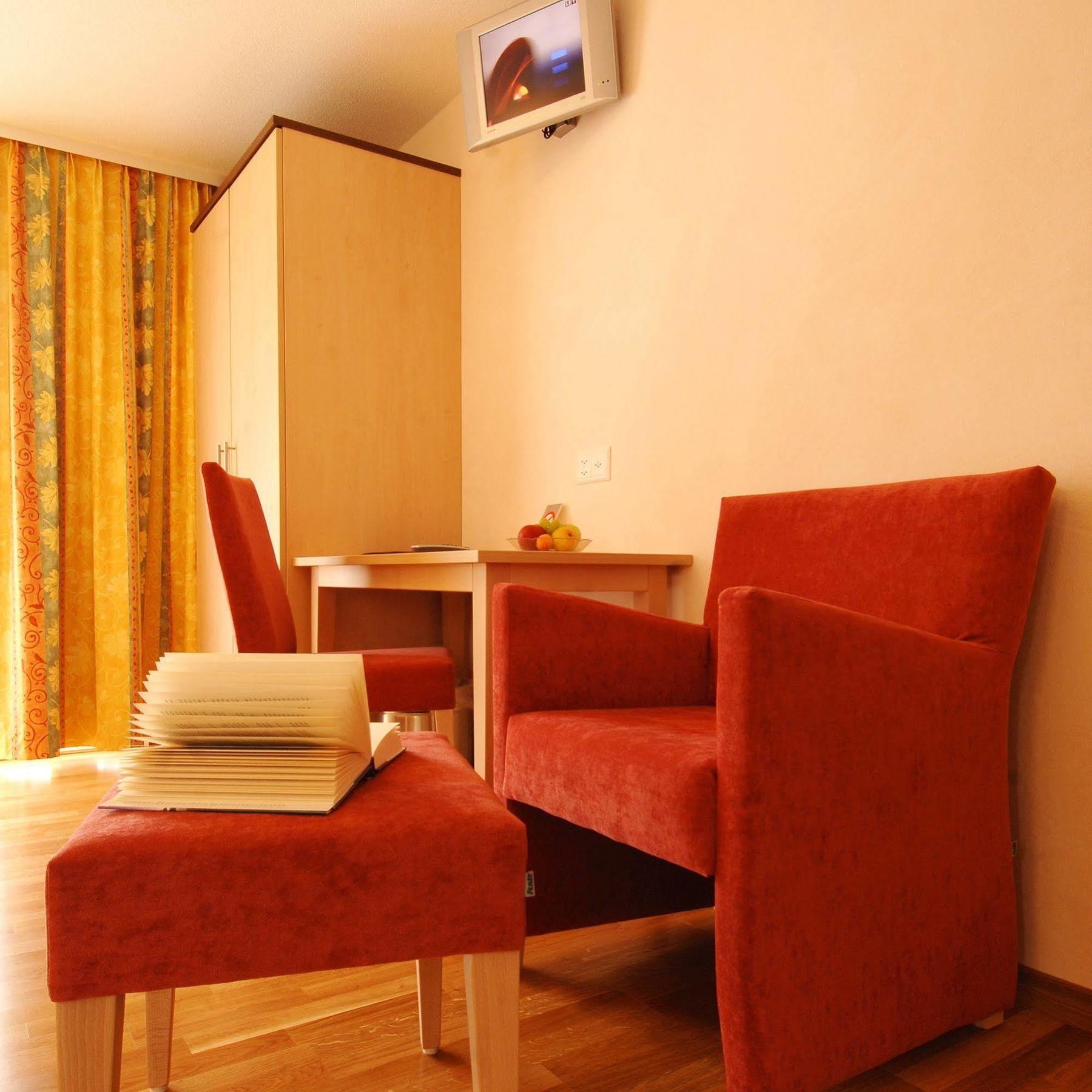 Hotel Viktoria-Leukerbad-Therme Екстер'єр фото
