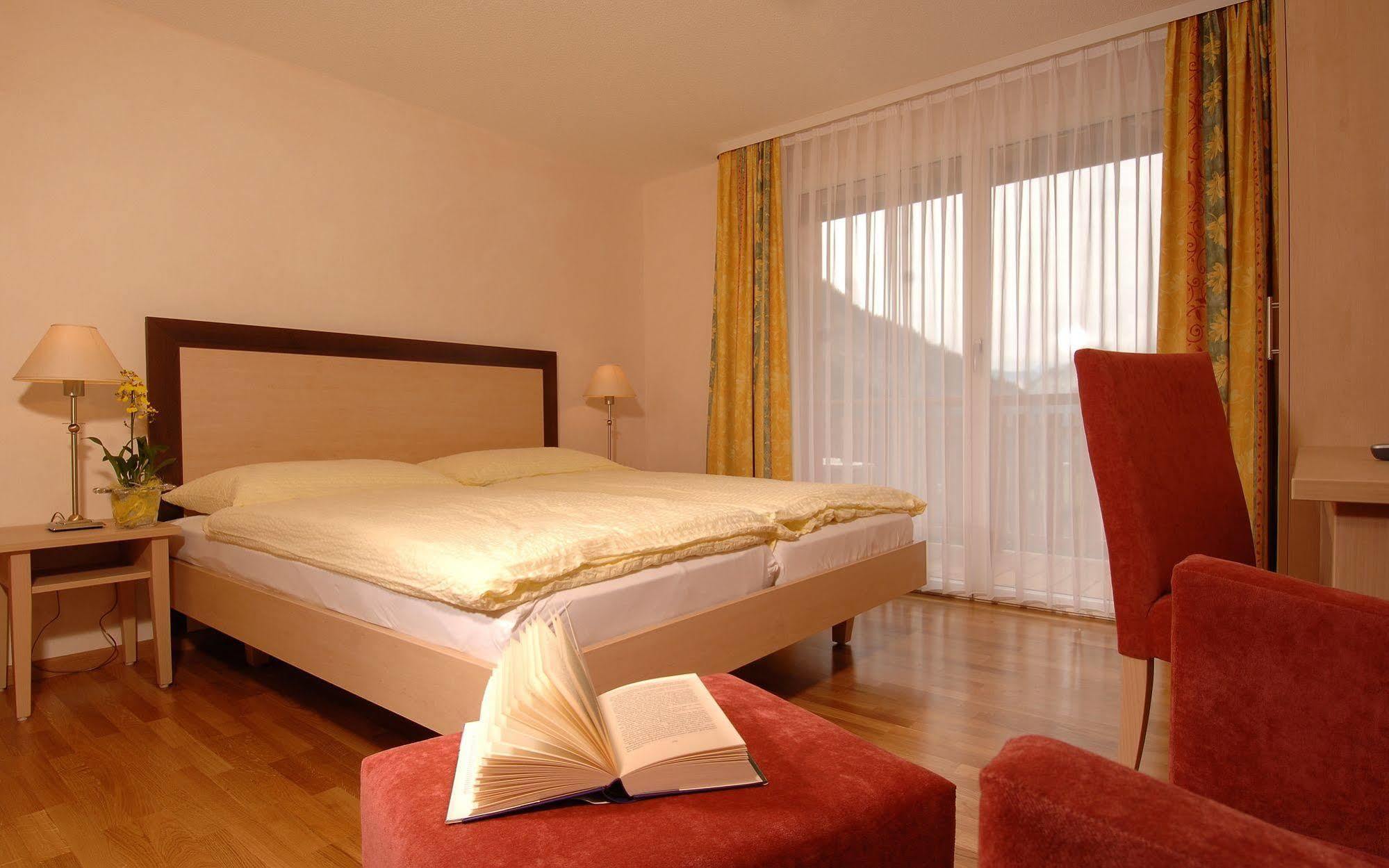 Hotel Viktoria-Leukerbad-Therme Екстер'єр фото