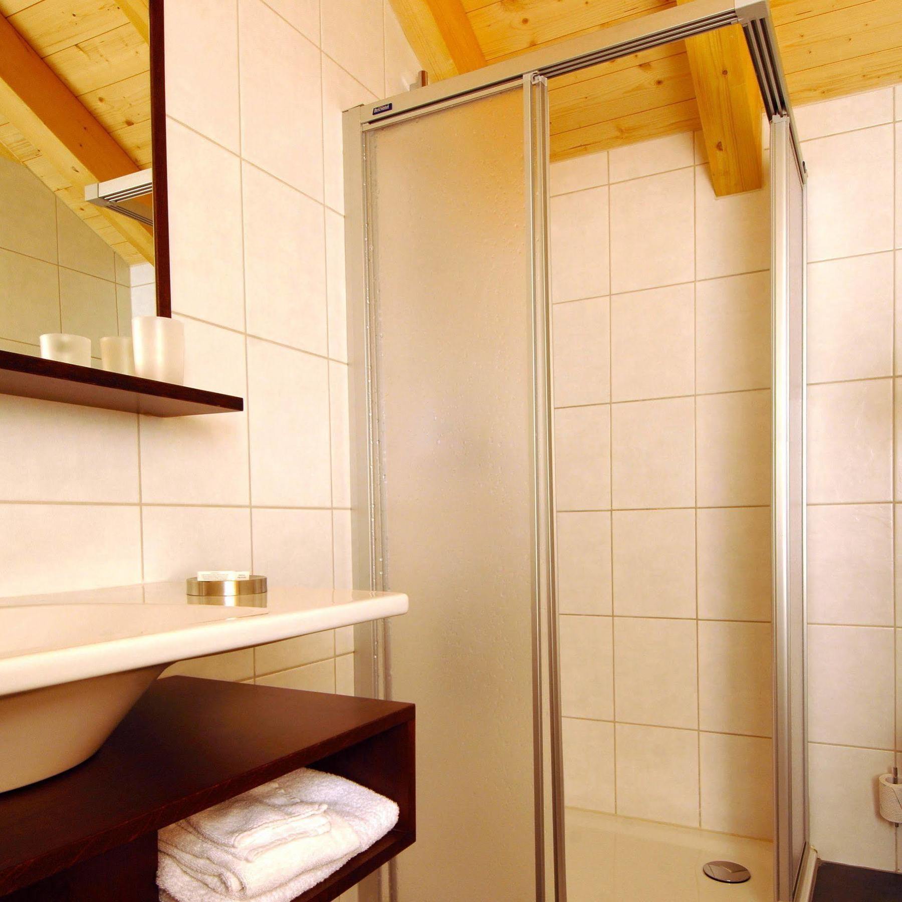 Hotel Viktoria-Leukerbad-Therme Екстер'єр фото